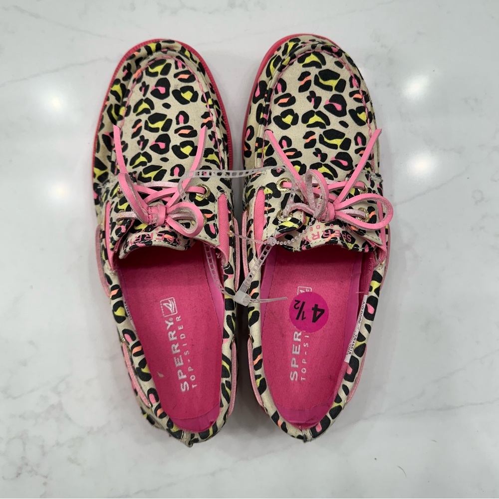 New Sperry top-sider boat shoes size 4.5 youth